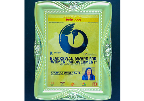 Mrs. Archana Kute (MD-The Kute Group) awarded Blackswan Award for Women Empowerment