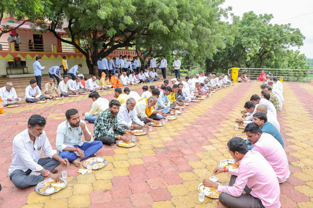 Kute Group Foundation arranged Mahaprasad at Moreshwar Temple - Kute Group Foundation